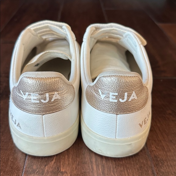 Veja velcro sneakers - Picture 3 of 6